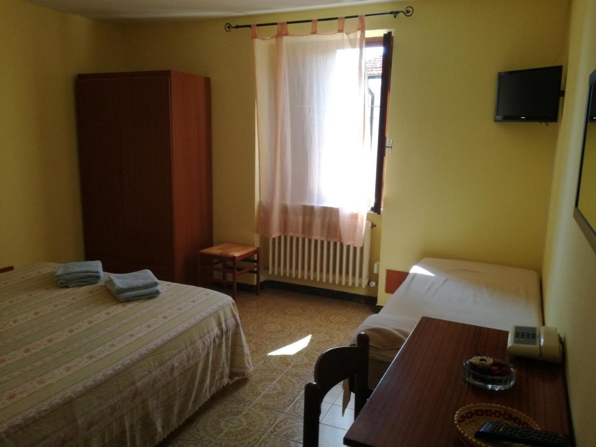 Albergo Al Castello Millesimo Buitenkant foto