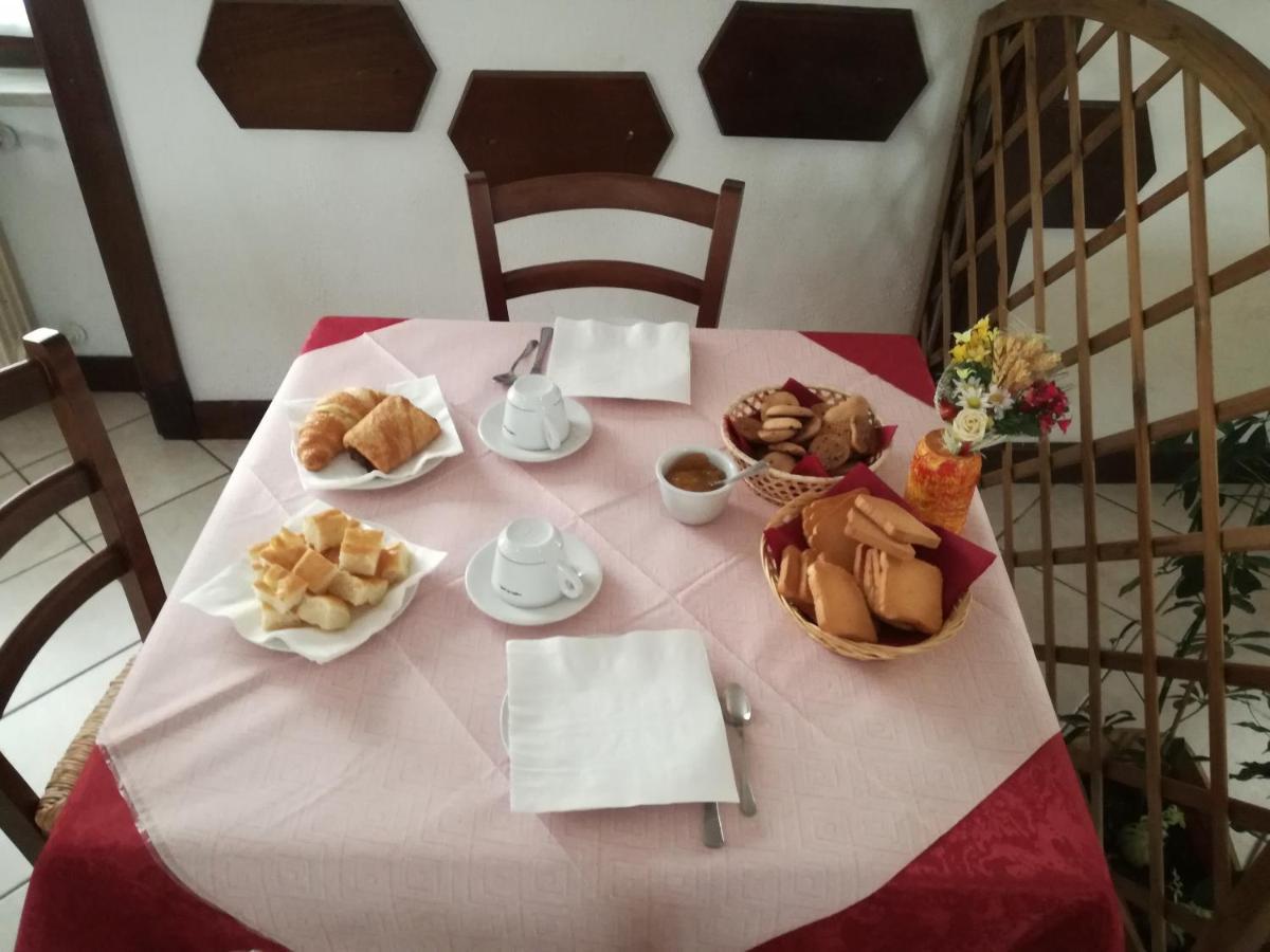 Albergo Al Castello Millesimo Buitenkant foto