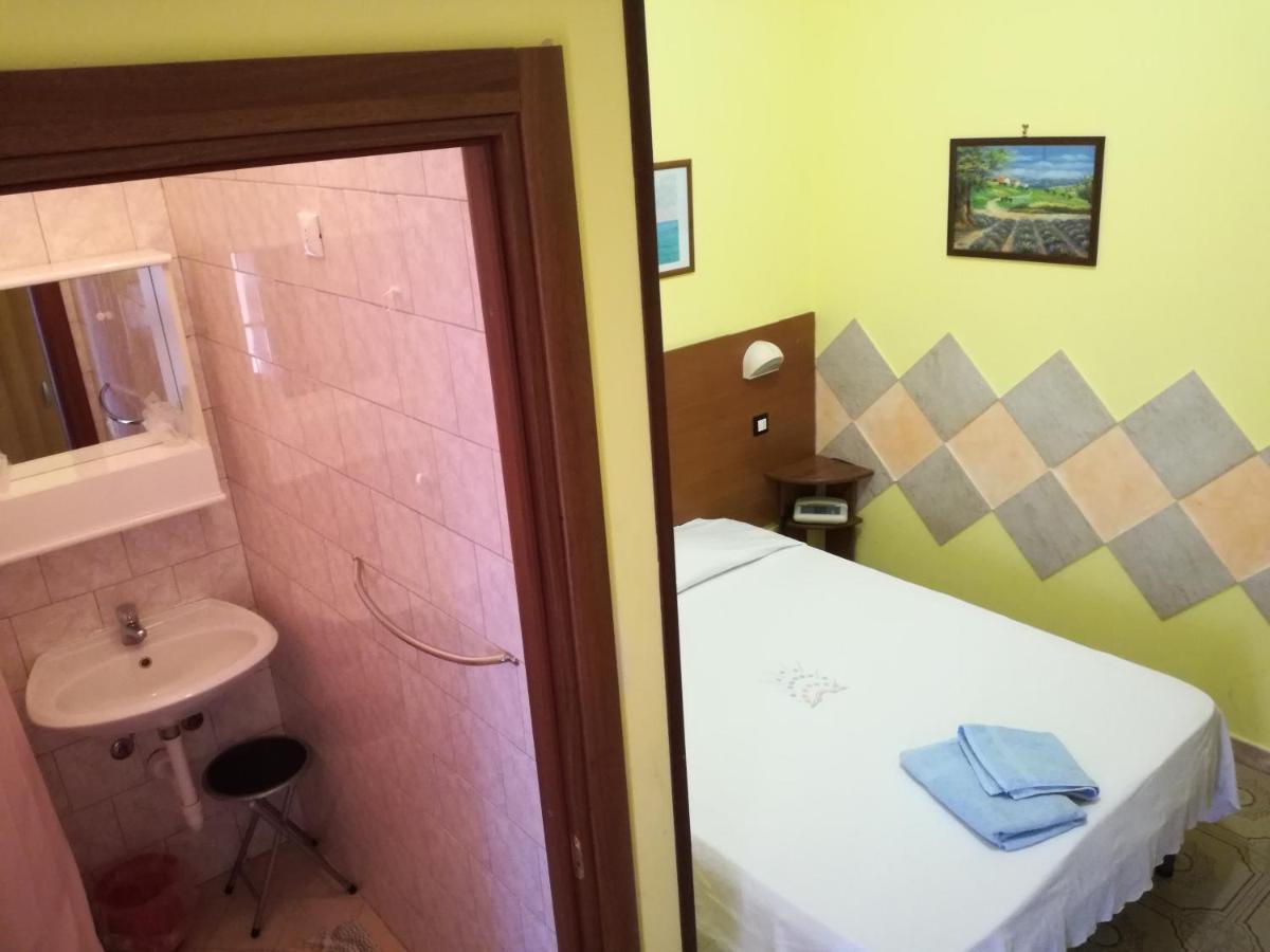 Albergo Al Castello Millesimo Buitenkant foto