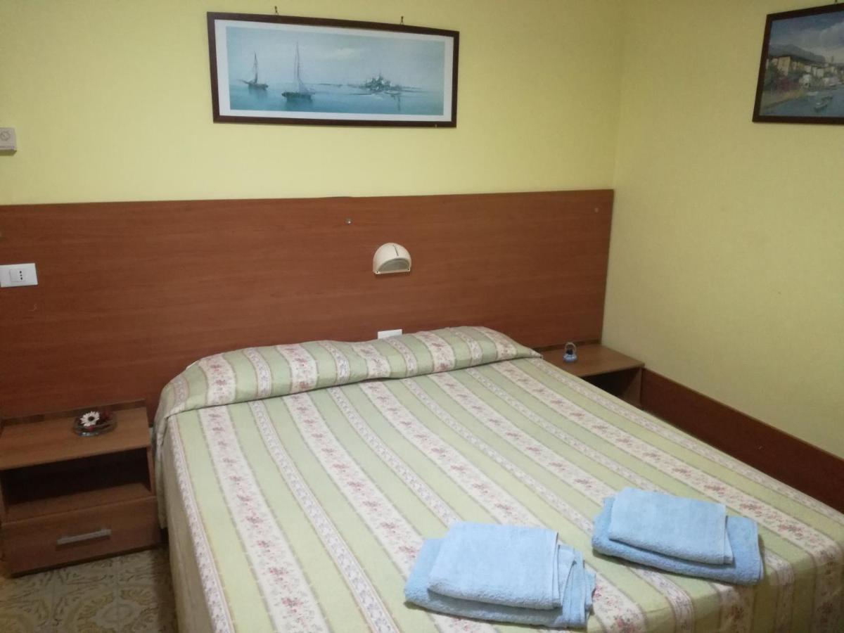 Albergo Al Castello Millesimo Buitenkant foto